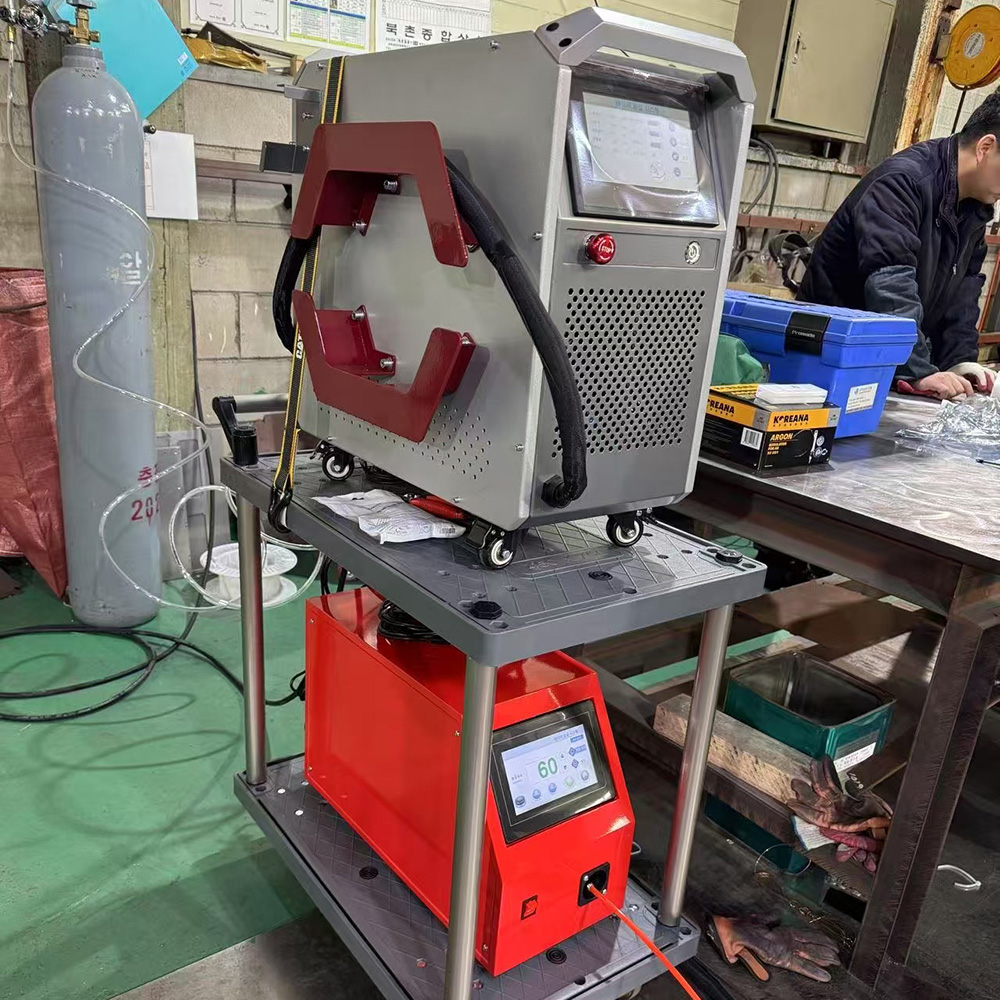 New design Air Cooling Handheld Laser Welder working scene