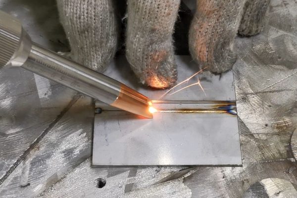 Handheld laser welding machine